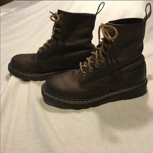 Dr. Martens Size 8/39